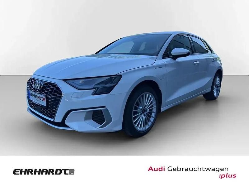 Weiß Gebraucht 2023 Audi A3 Sportback e-tron Advanced Limousine | 28.389 € (Fairer Preis) - Bild 1/3