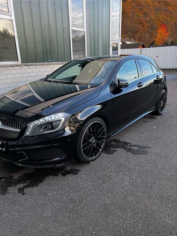 Gebraucht Mercedes A220 170 PS (125 kW) 2015 Schwarz Limousine
