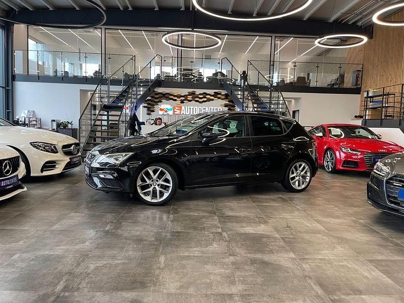 Schwarz Gebraucht 2017 Seat Leon FR Limousine | 9.990 € (Guter Preis) - Bild 1/4