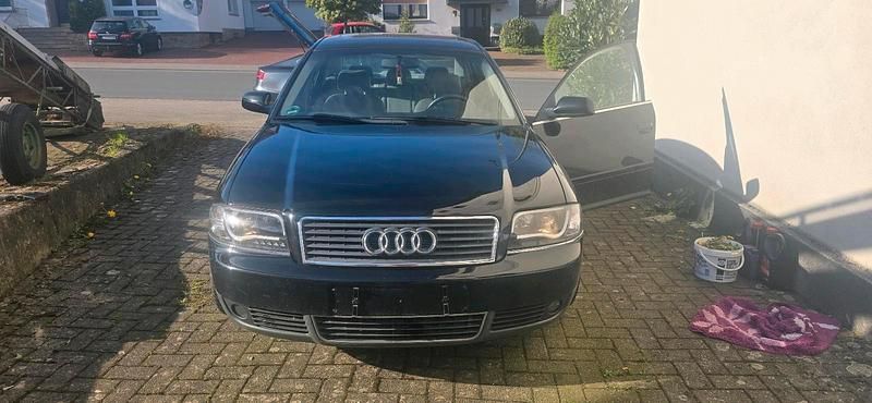 Schwarz Gebraucht 2002 Audi A6 Limousine | 1.000 € (Superpreis) - Bild 1/4