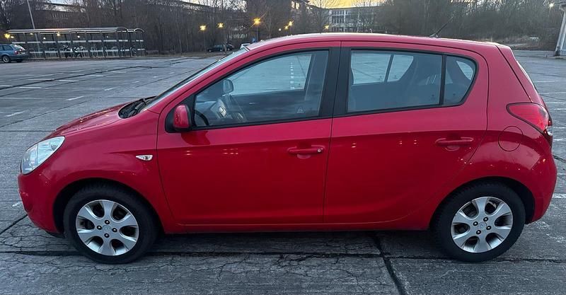Gebraucht Hyundai i20 101 PS (74 kW) 2009 Rot Kleinwagen