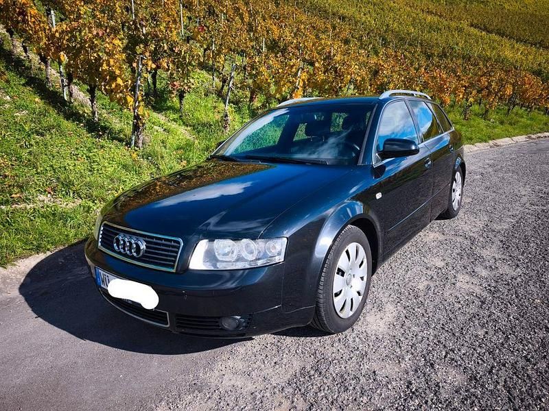 Schwarz Gebraucht 2004 Audi A4 S-Line Kombi | 3.333 € (Etwas zu teuer) - Bild 1/4