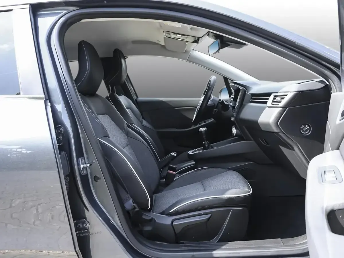 Gebraucht Renault Clio Intens 101 PS (74 kW) 2020 Titangrau Kleinwagen