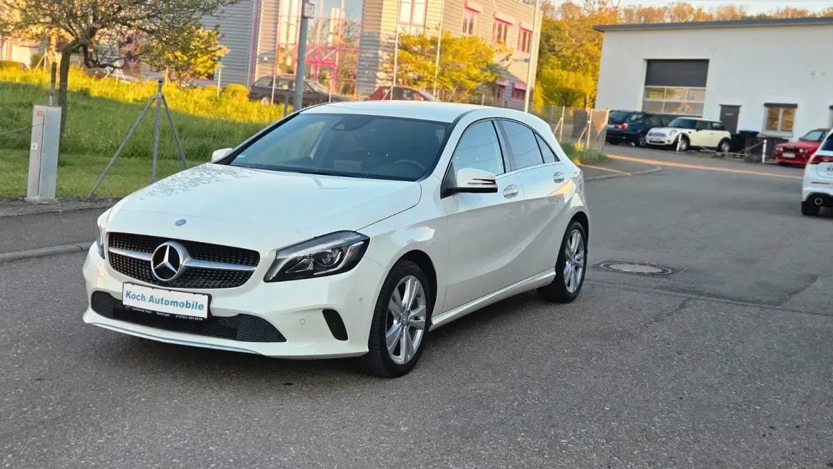 Gebraucht Mercedes A200 136 PS (100 kW) 2017 Weiß Kleinwagen