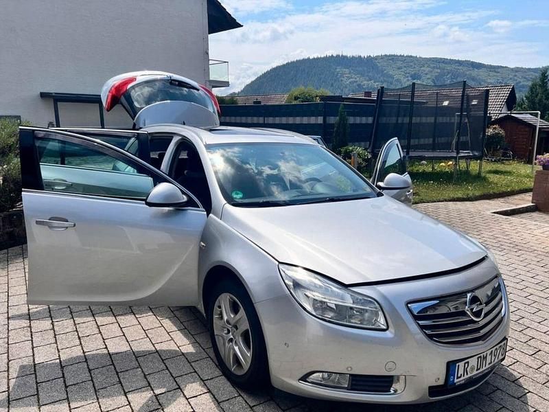 Grau Gebraucht 2013 Opel Insignia Active Kombi | 3.800 € (Superpreis) - Bild 1/4