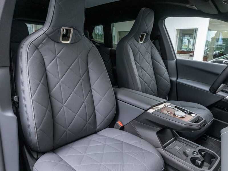 Gebraucht BMW iX Performance 455 kW (619 PS) 2024 Black sapphire metallic SUV