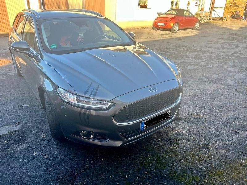 Gebraucht Ford Mondeo Titanium 165 PS (121 kW) 2018 Grau Limousine