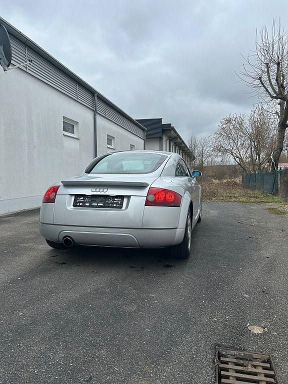 Second-hand Audi TT Basis 180 CP (132 kW) 1999 Argintiu Coupe