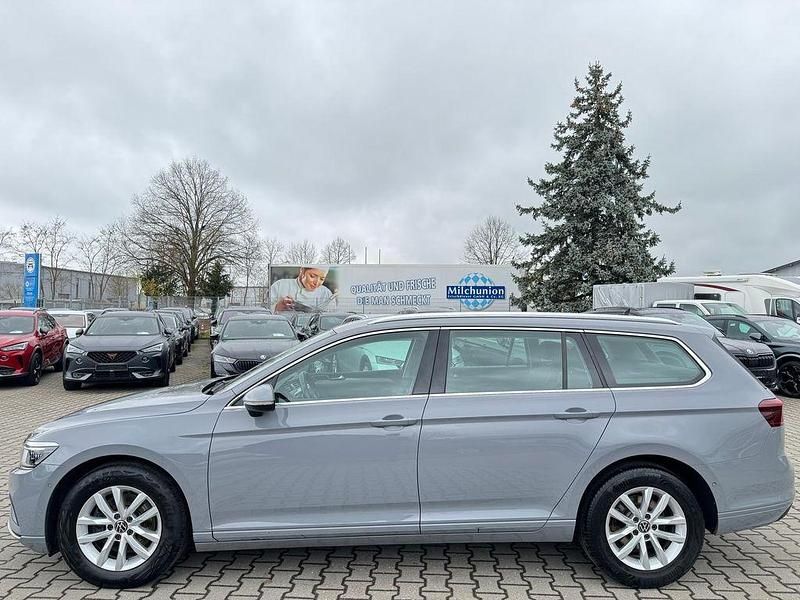 Gebraucht VW Passat Business 150 PS (110 kW) 2023 Grau Kombi