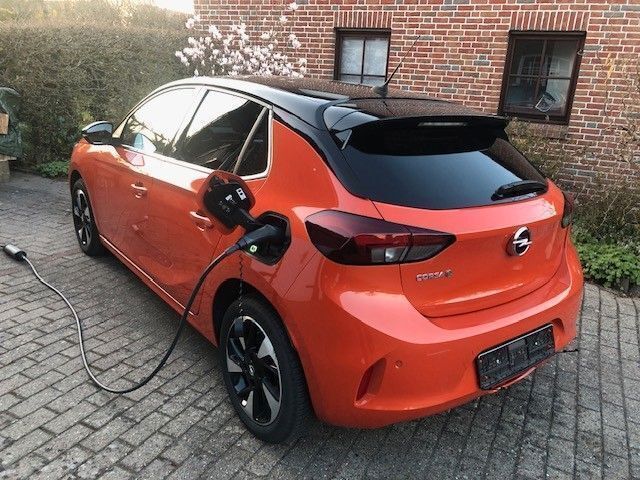 Orange Gebraucht 2021 Opel Corsa-e Elegance Kleinwagen | 14.700 € (Guter Preis) - Bild 1/4