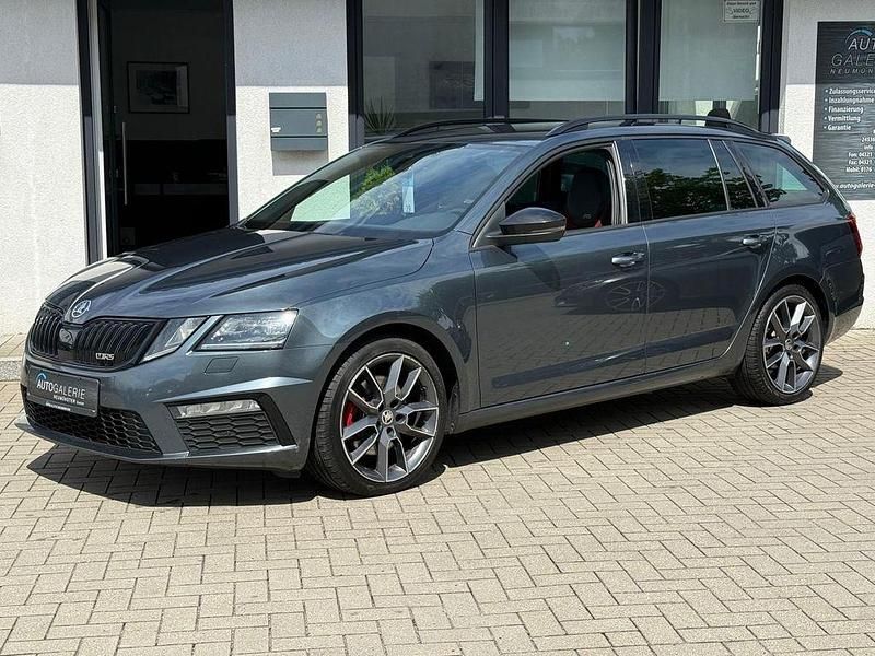 Grau Gebraucht 2019 Skoda Octavia RS Limousine | 13.980 € (Guter Preis) - Bild 1/4