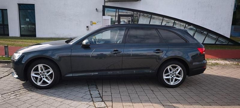 Gebraucht Audi A4 Basis 150 PS (110 kW) 2016 Grau Kombi