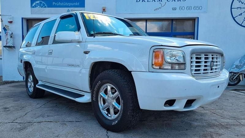 Weiß Gebraucht 2003 Cadillac Escalade SUV | 12.500 € - Bild 1/4