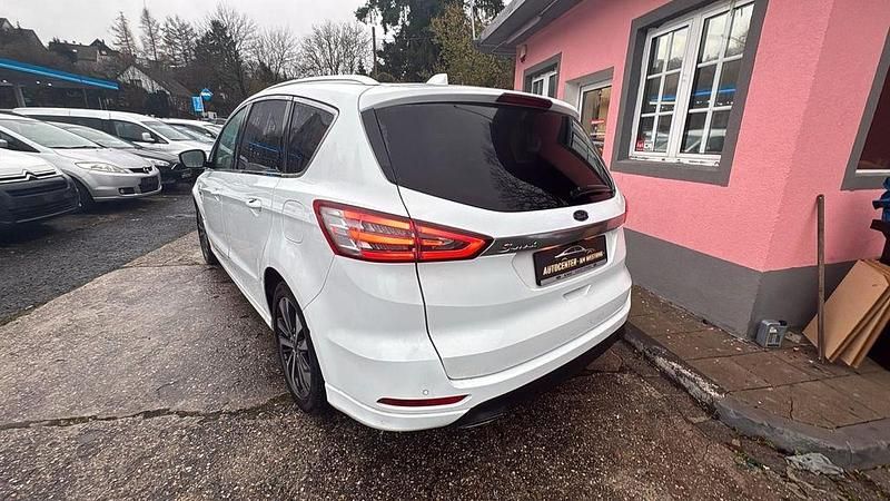 Gebraucht Ford S-MAX Titanium 190 PS (139 kW) 2022 Weiß Van / Kleinbus