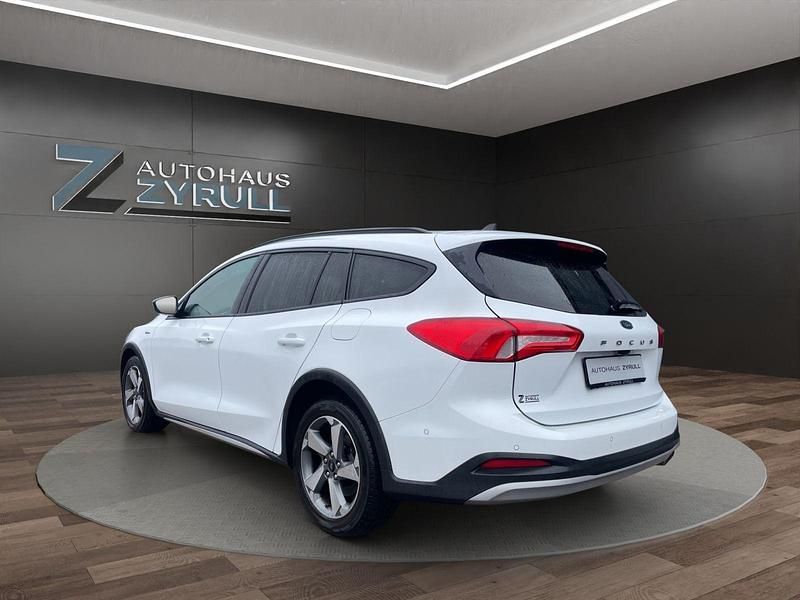 Gebraucht Ford Focus Active 125 PS (91 kW) 2019 Weiß Kombi