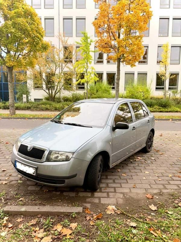 Grau Gebraucht 2003 Skoda Fabia Kleinwagen | 1.000 € (Guter Preis) - Bild 1/4