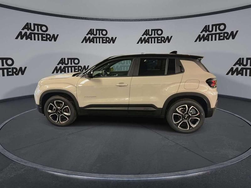 Neu Jeep Avenger Summit 110 PS (80 kW) 2026 Solid black clear coat SUV