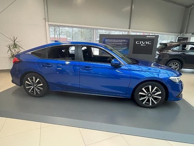 Gebraucht Honda Civic Elegance 143 PS (105 kW) 2025 Blau Limousine