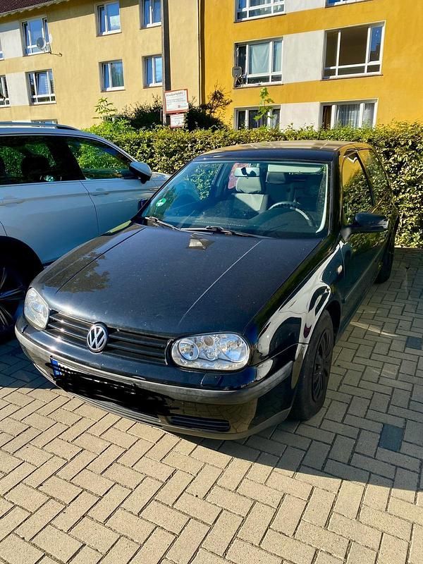 Schwarz Gebraucht 1998 VW Golf IV Kleinwagen | 500 € (Superpreis) - Bild 1/4