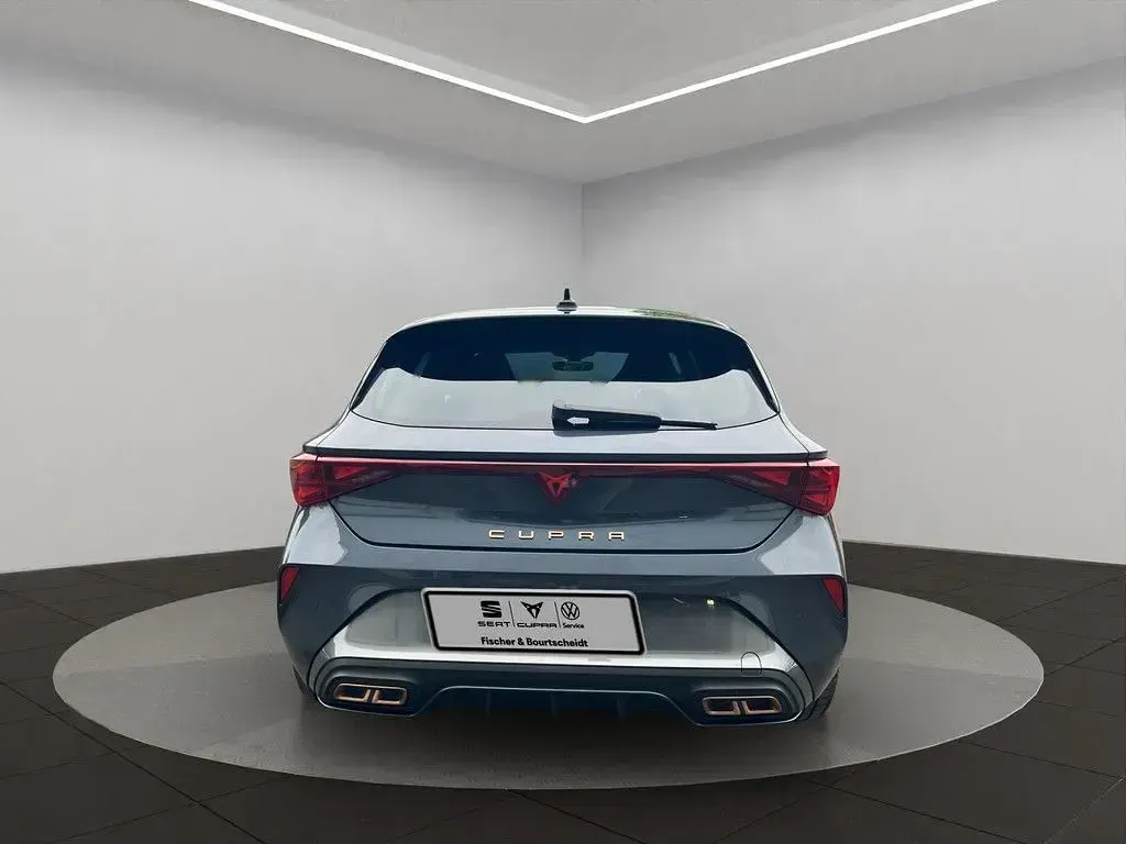 Neu Cupra Leon VZ 272 PS (200 kW) 2025 Grau Limousine