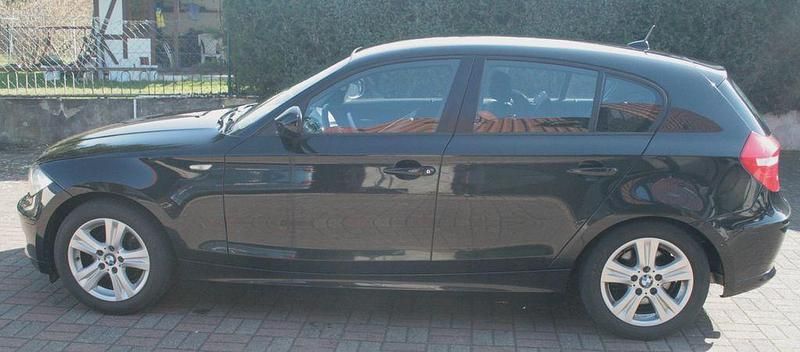 Gebraucht BMW 118 Advantage 143 PS (105 kW) 2011 Schwarz Kleinwagen