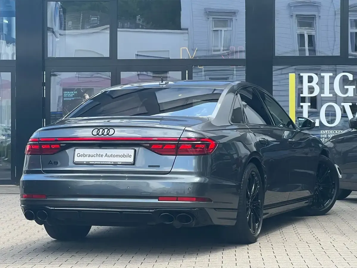 Używany Audi A8 S-Line 340 KM (250 kW) 2023 Szary Sedan/Limuzyna
