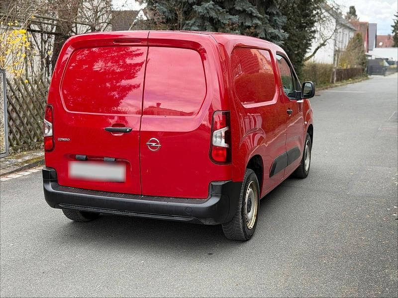 Gebraucht Opel Combo 76 PS (55 kW) 2019 Rot Van / Kleinbus