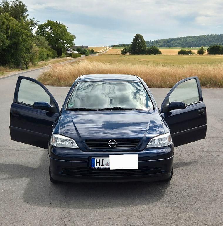 Blau Gebraucht 1999 Opel Astra Limousine | 2.500 € (Fairer Preis) - Bild 1/4