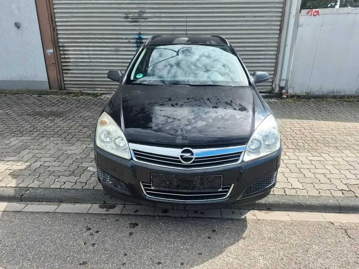 Gebraucht Opel Astra 105 PS (77 kW) 2007 Schwarz Kombi