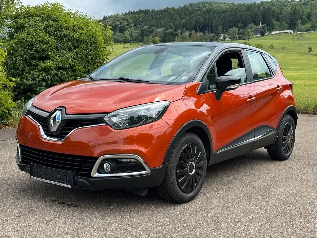 Gebraucht Renault Captur Dynamique 90 PS (66 kW) 2015 Orange SUV
