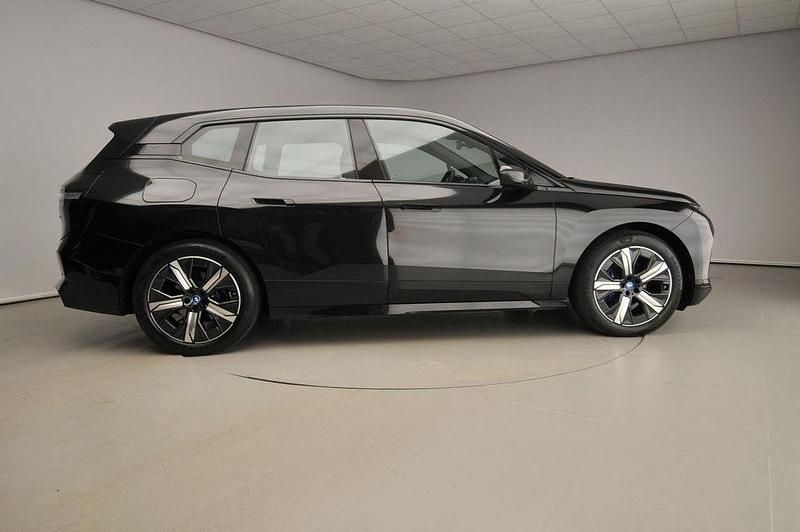 Gebraucht BMW iX Sport Line 384 kW (523 PS) 2025 Schwarz SUV