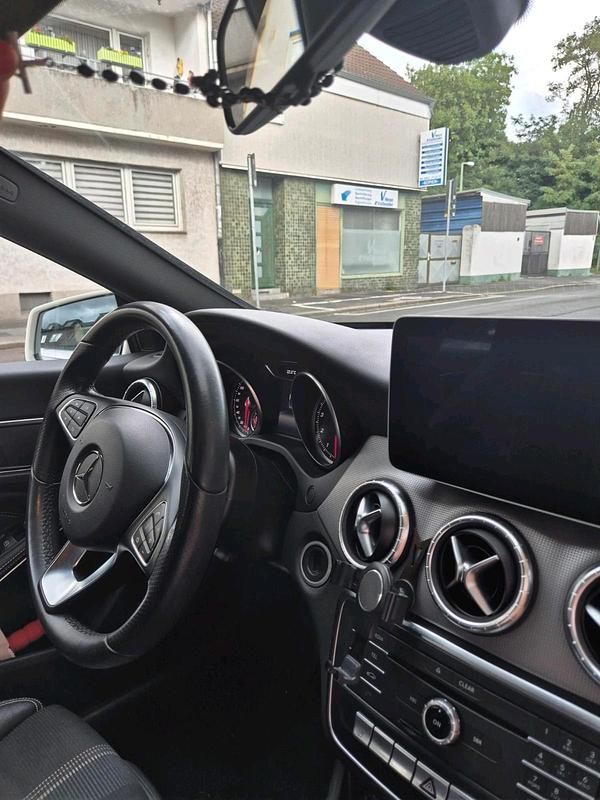 Gebraucht Mercedes CLA180 122 PS (89 kW) 2017 Limousine