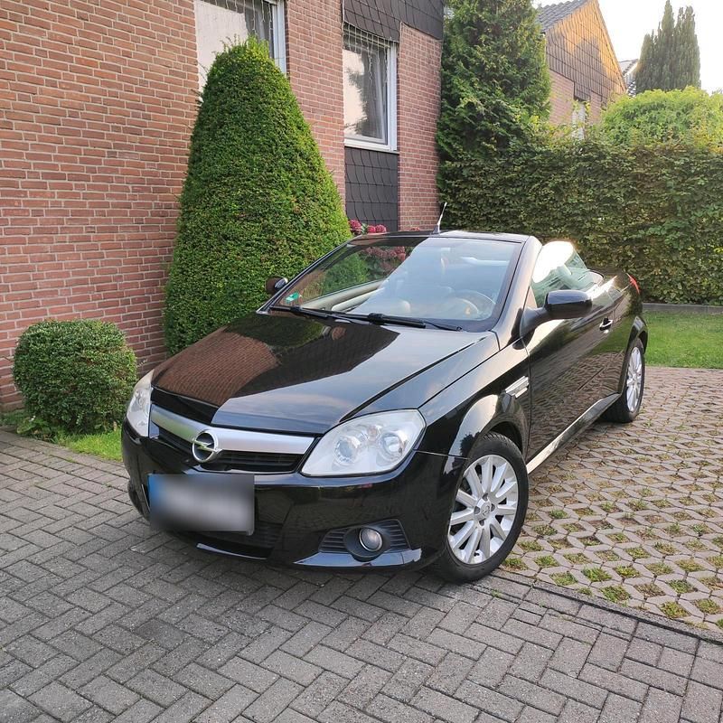 Schwarz Gebraucht 2005 Opel Tigra Cabrio | 2.499 € (Fairer Preis) - Bild 1/4