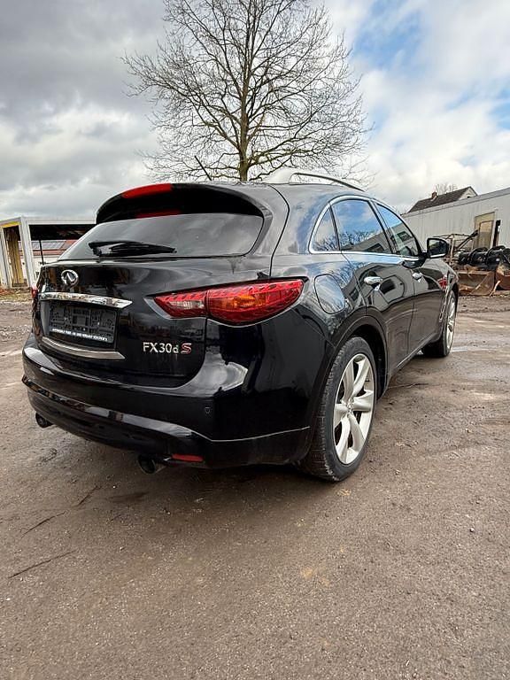 Gebraucht Infiniti Fx30 Premium 238 PS (175 kW) 2013 Schwarz SUV