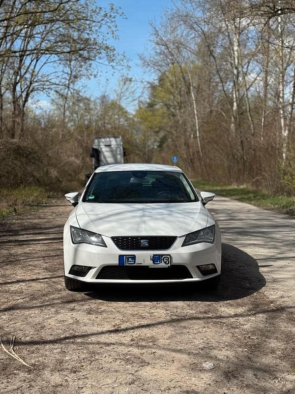 Gebraucht Seat Leon 105 PS (77 kW) 2014 Weiß Limousine