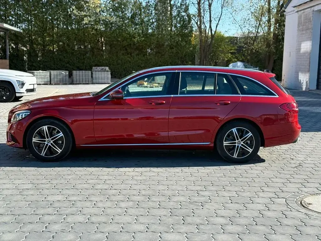 Gebraucht Mercedes 300 258 PS (189 kW) 2019 Rot Limousine