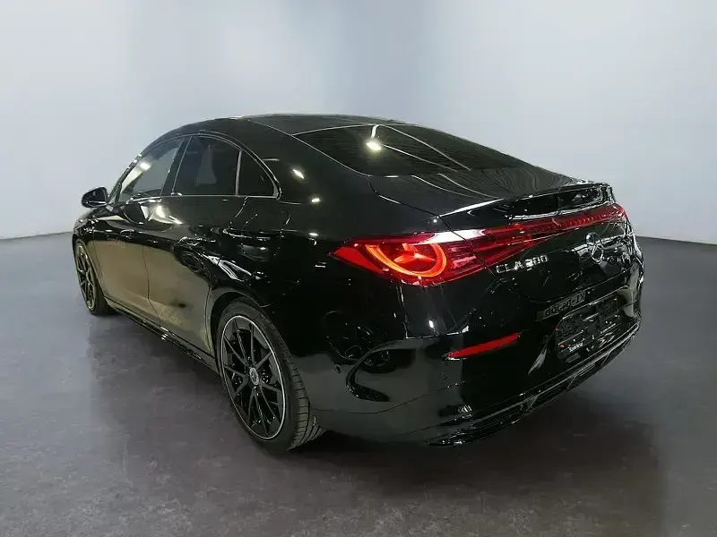 Gebraucht Mercedes CLA200 Premium 184 PS (135 kW) 2026 Schwarz Limousine