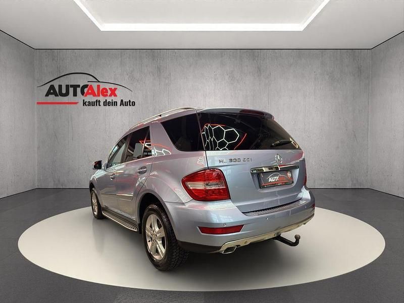 Gebraucht Mercedes ML300 204 PS (150 kW) 2011 Silber SUV