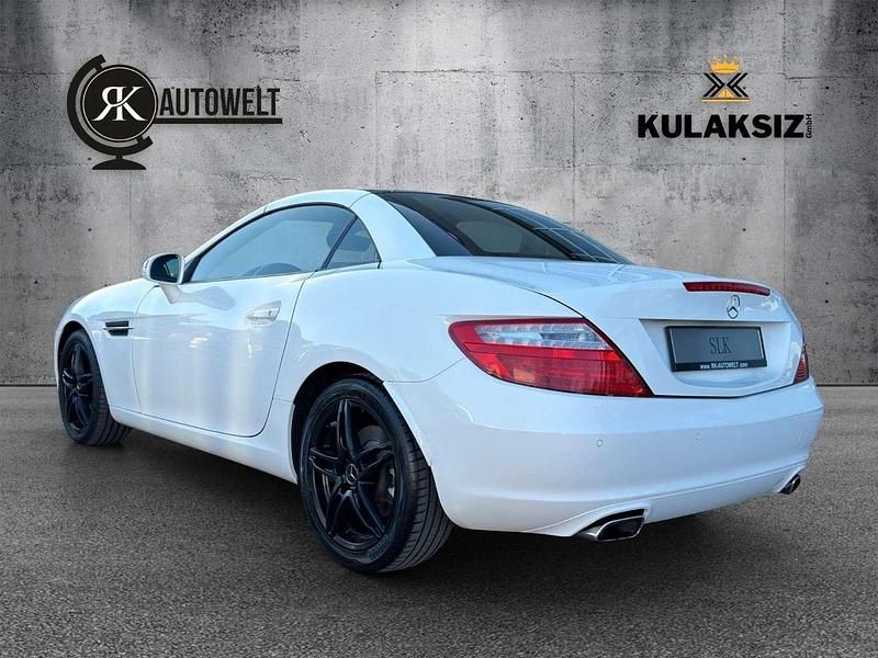 Gebraucht Mercedes SLK200 184 PS (135 kW) 2014 Polarweiss Cabrio