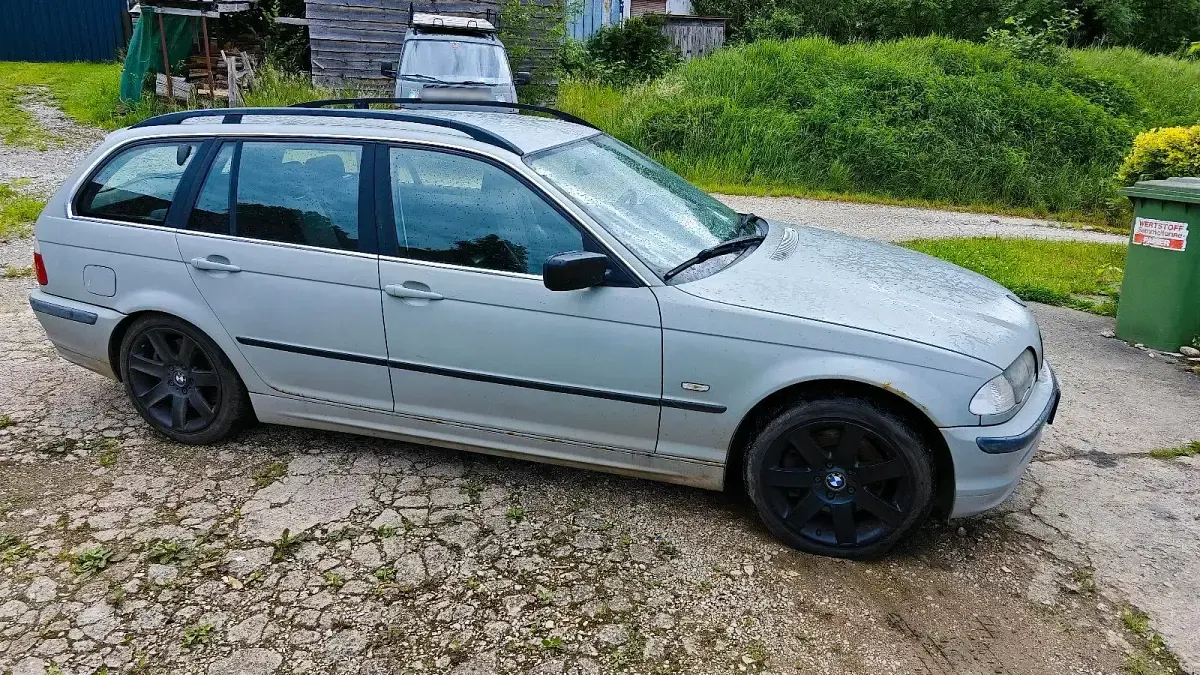 Gebraucht BMW 330 184 PS (135 kW) 2001 Grau Kombi
