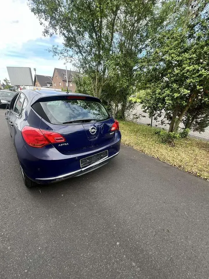 Gebraucht Opel Astra Active 87 PS (63 kW) 2013 Limousine