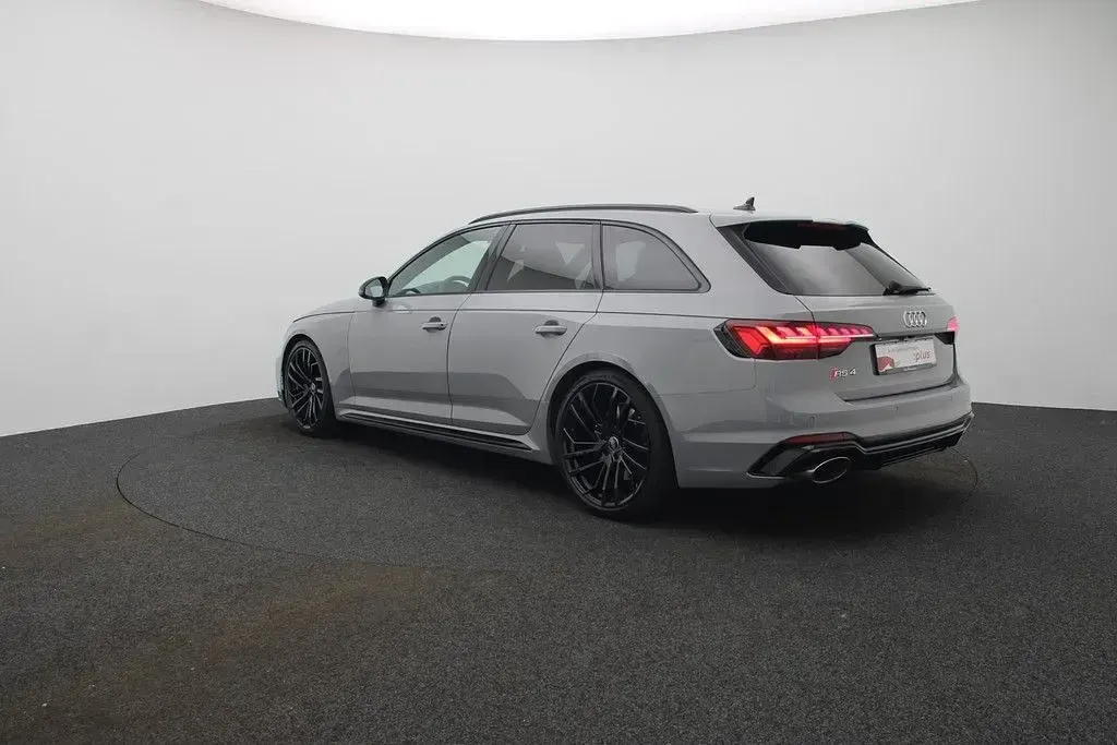 Gebraucht Audi RS4 Sport 450 PS (330 kW) 2024 Grau Kombi