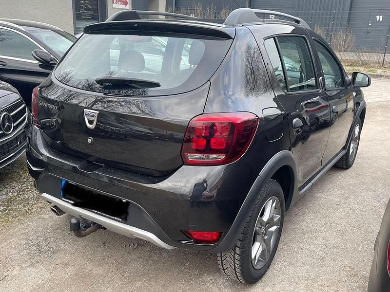 Gebraucht Dacia Sandero Stepway 90 PS (66 kW) 2019 Schwarz SUV