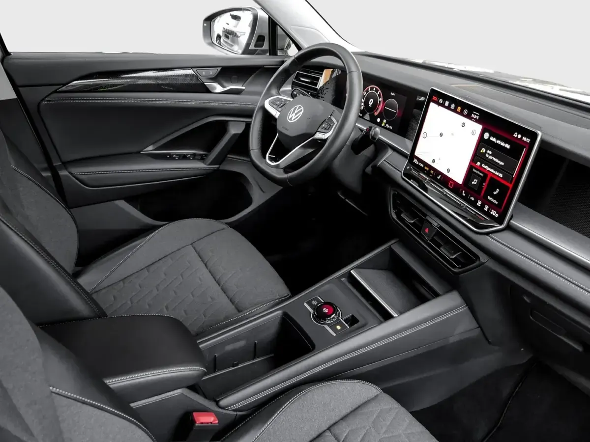 Gebraucht VW Tayron Life 150 PS (110 kW) 2025 Silber SUV