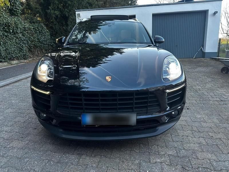 Second-hand Porsche Macan 258 CP (189 kW) 2016 Negru SUV