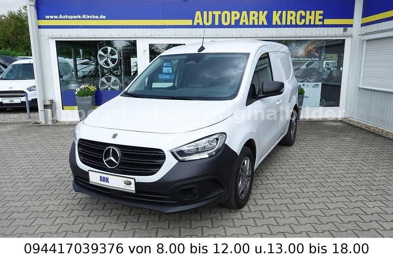 Weiß Gebraucht 2022 Mercedes Citan 112 Van / Kleinbus | 19.900 € (Fairer Preis) - Bild 1/4