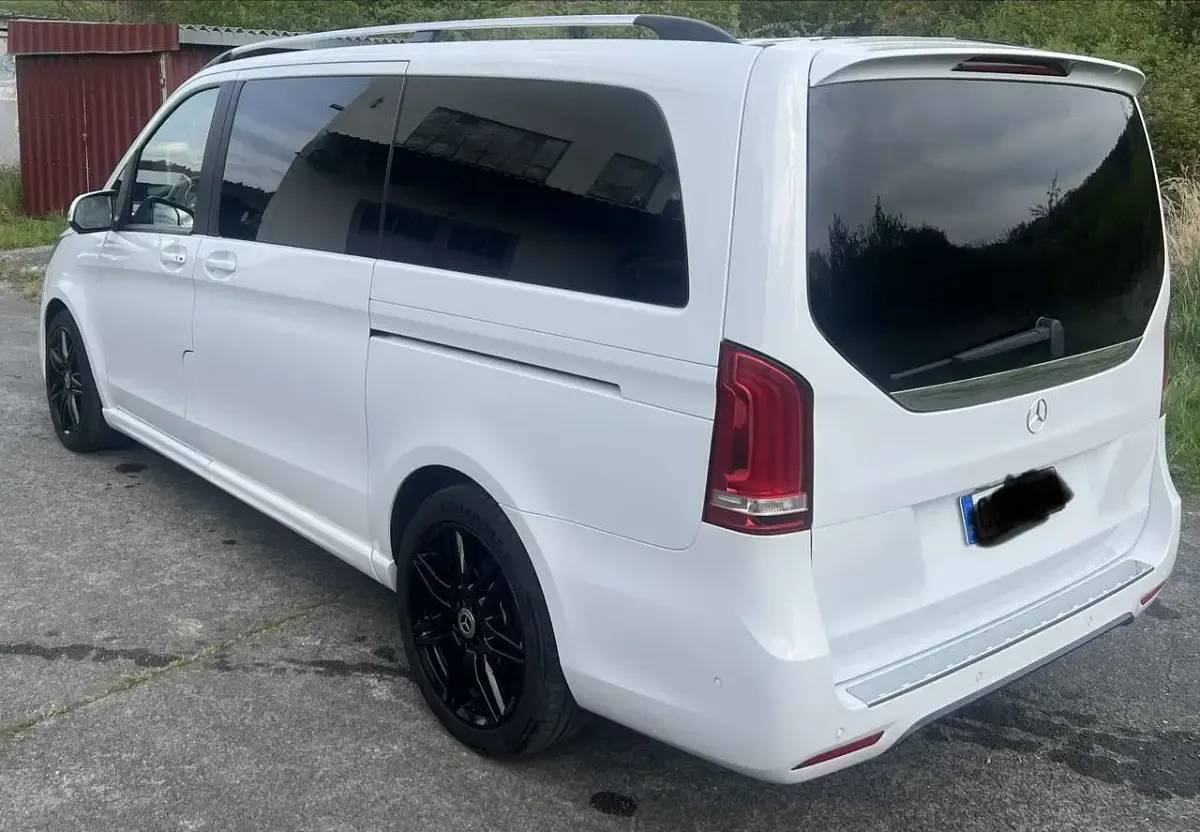 Gebraucht Mercedes V220 AMG line 190 PS (139 kW) 2019 Weiß Van / Kleinbus