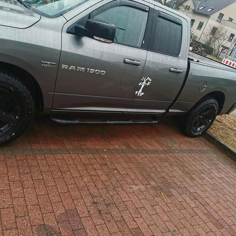 Gebraucht Dodge Ram 401 PS (294 kW) 2012 Grau Abholung