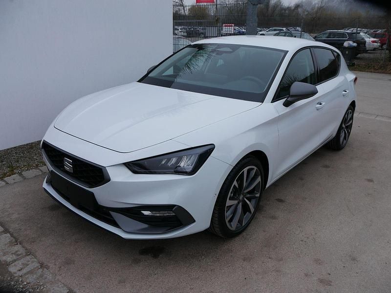 Neu Seat Leon ST FR 150 PS (110 kW) 2026 Nevadaweiß metallic Kombi