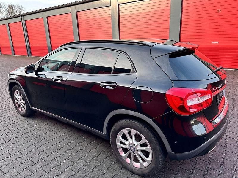 Gebraucht Mercedes GLA200 156 PS (114 kW) 2017 Schwarz SUV